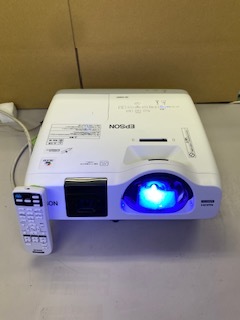 超歓迎 EPSON 超単焦点 プロジェクター EB-535W 美品 ランプ時間238H