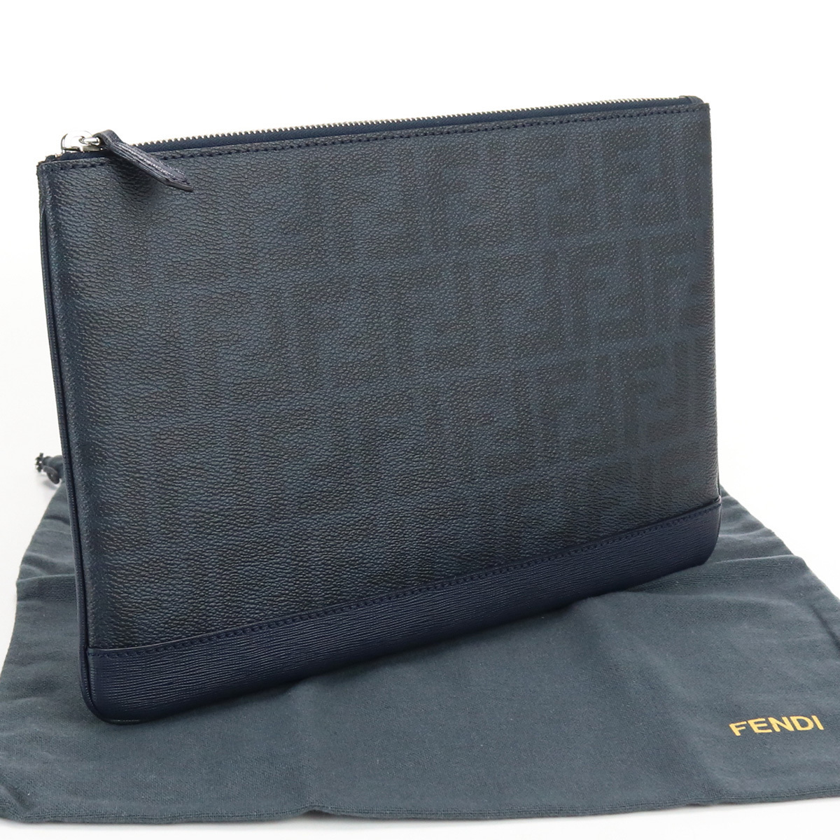予約販売】本 中古美品フェンディFENDI ズッカ クラッチバッグ ポーチ