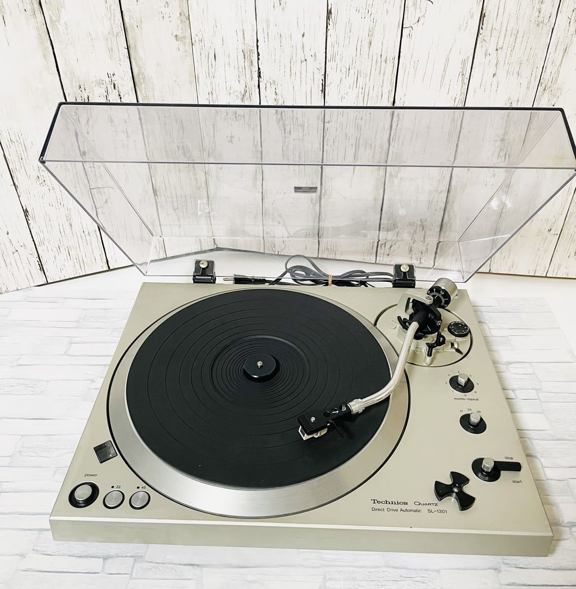 Technics SL-1301 クオーツD.D.フルオートレコードプレーヤー