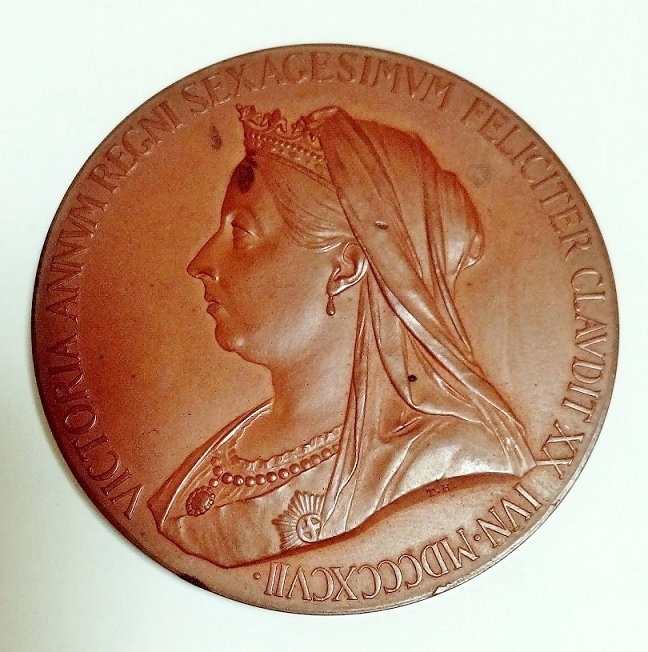格安安い ヤフオク! - ⑦希少 大型記念メダル 55mm 1837 - 1897年 英国 ... お得在庫