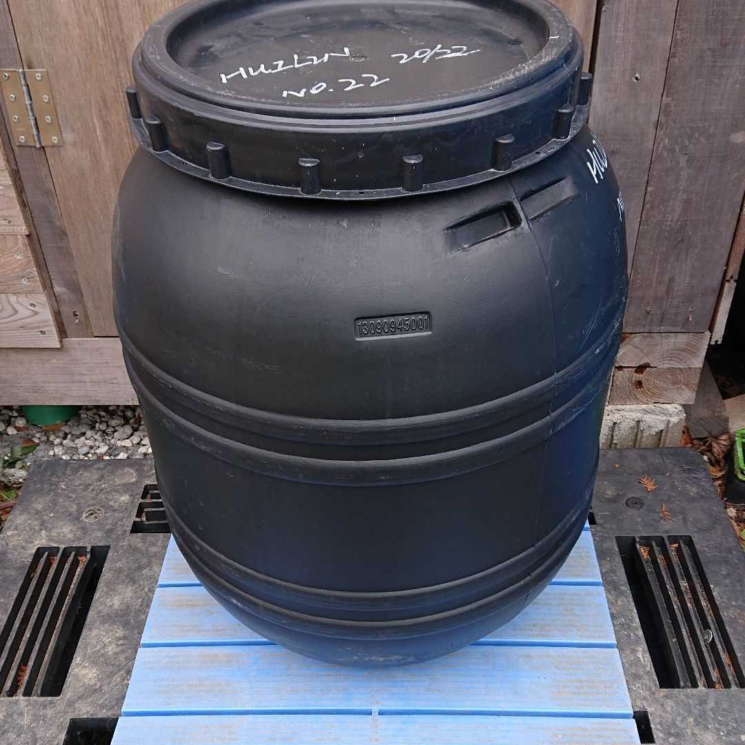 雨水タンク 140リットル黒、割引品、送料無料_画像2