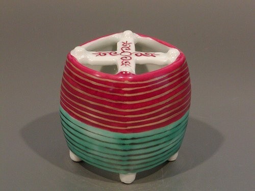 茶道具 蓋置 色絵 糸巻、京都 高野 昭阿弥作、共箱 新品。 茶道具 蓋置 色絵 糸巻、京都 高野 昭阿弥作、共箱 新品。