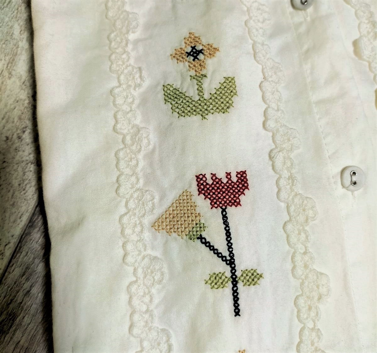丸襟 レース 花 刺繍 シャツ 長袖 ブラウス コットン 綿 トップス　フラワー 白　かわいい_画像6