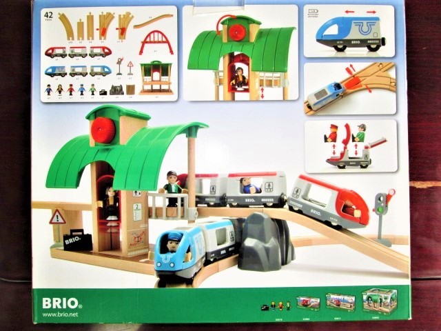 ★中古品 BRIO 33512 Travel Switching Set ブリオ トラベルレールセット 青い列車はバッテリーパワー式 エレベーター 42ピース 木製玩具★