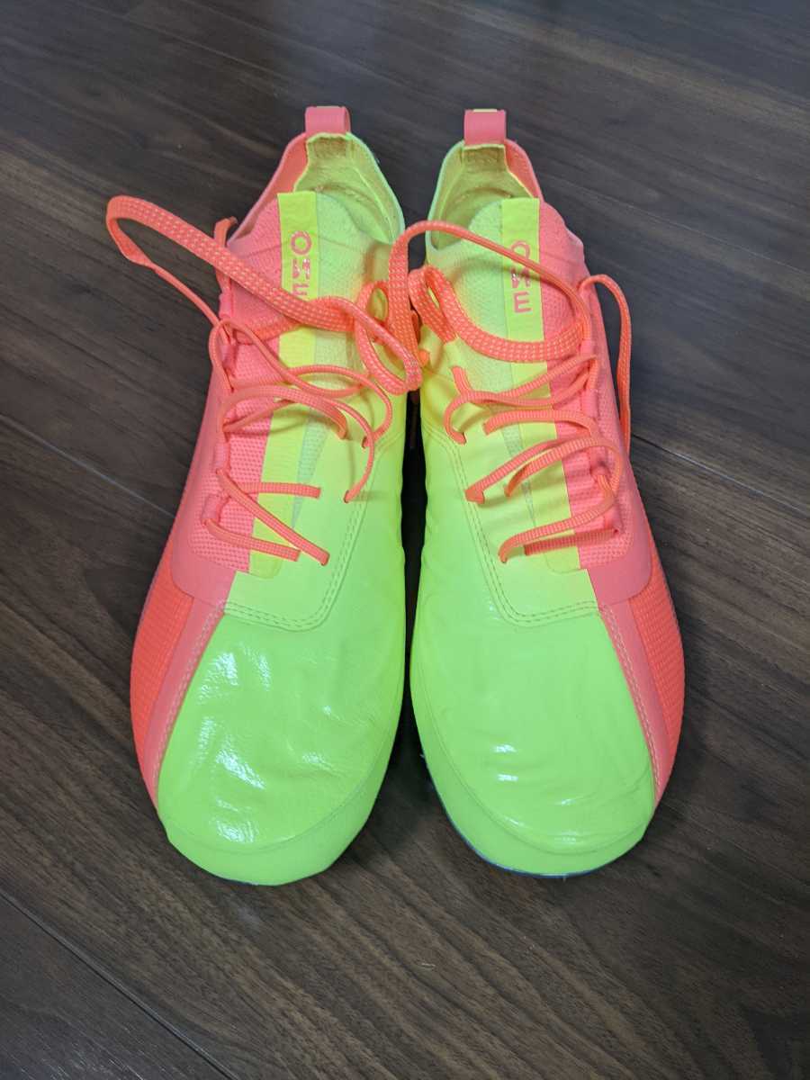 PUMA(プーマ)プーマワン 20.1 HG OSG(ピンク×イエロー) 三苫薫 着用