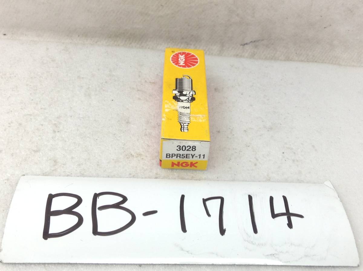 BB-1714　NGK　3028　BPR5EY-11　スパークプラグ　未使用　即決品　　　　　_画像1