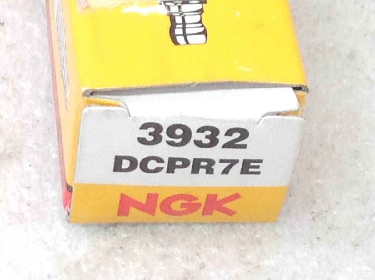 BB-1720　NGK　3932　DCPR7E　スパークプラグ　未使用　即決品_画像2