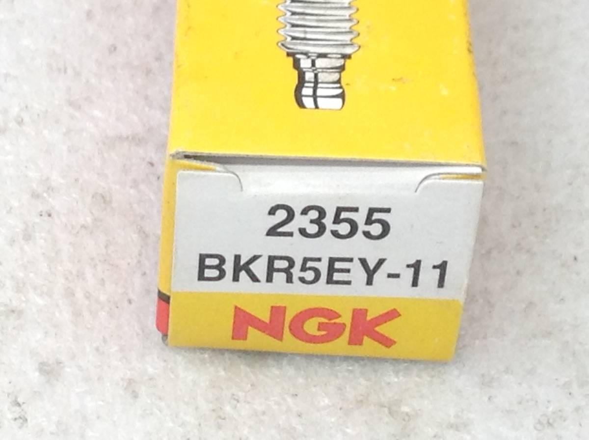 BB-1731　NGK　2355　BKR5EY-11　スパークプラグ　未使用　即決品_画像2