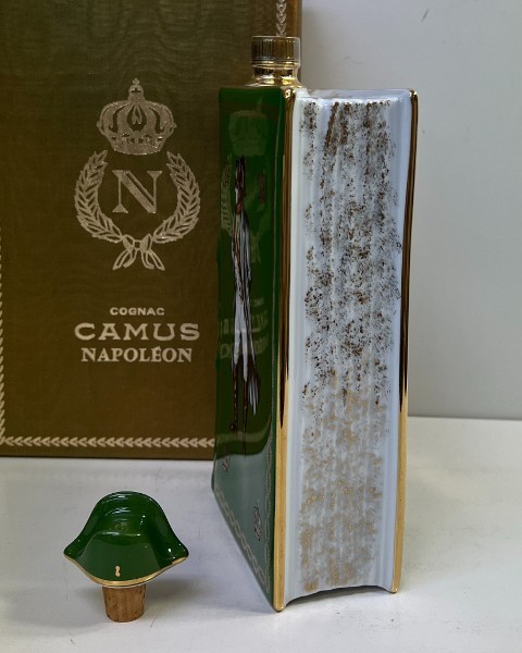 【古酒】CAMUS/カミュ◆NAPOLEON/ナポレオン◆ブック型◆緑陶器◆1246ｇ◆替え栓・箱付 　_カミュ◆ナポレオン◆ブック型◆緑陶器