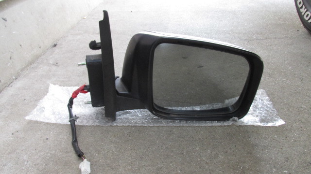 NV350 premium GX right side door mirror lens crack none silver selling out postage included 