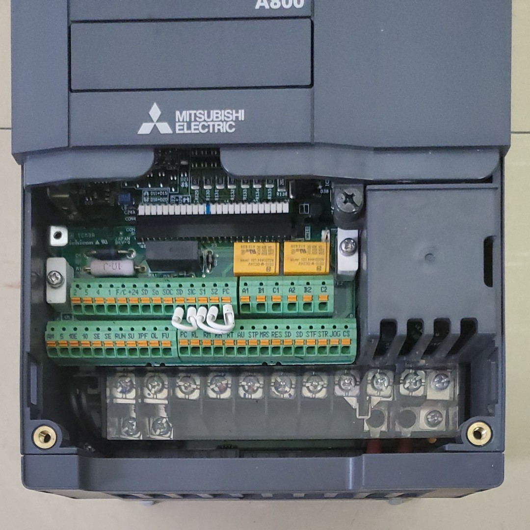 三菱電機 三菱 MITSUBISHI インバータFR-A840-0.4K-1 holdmeback.com