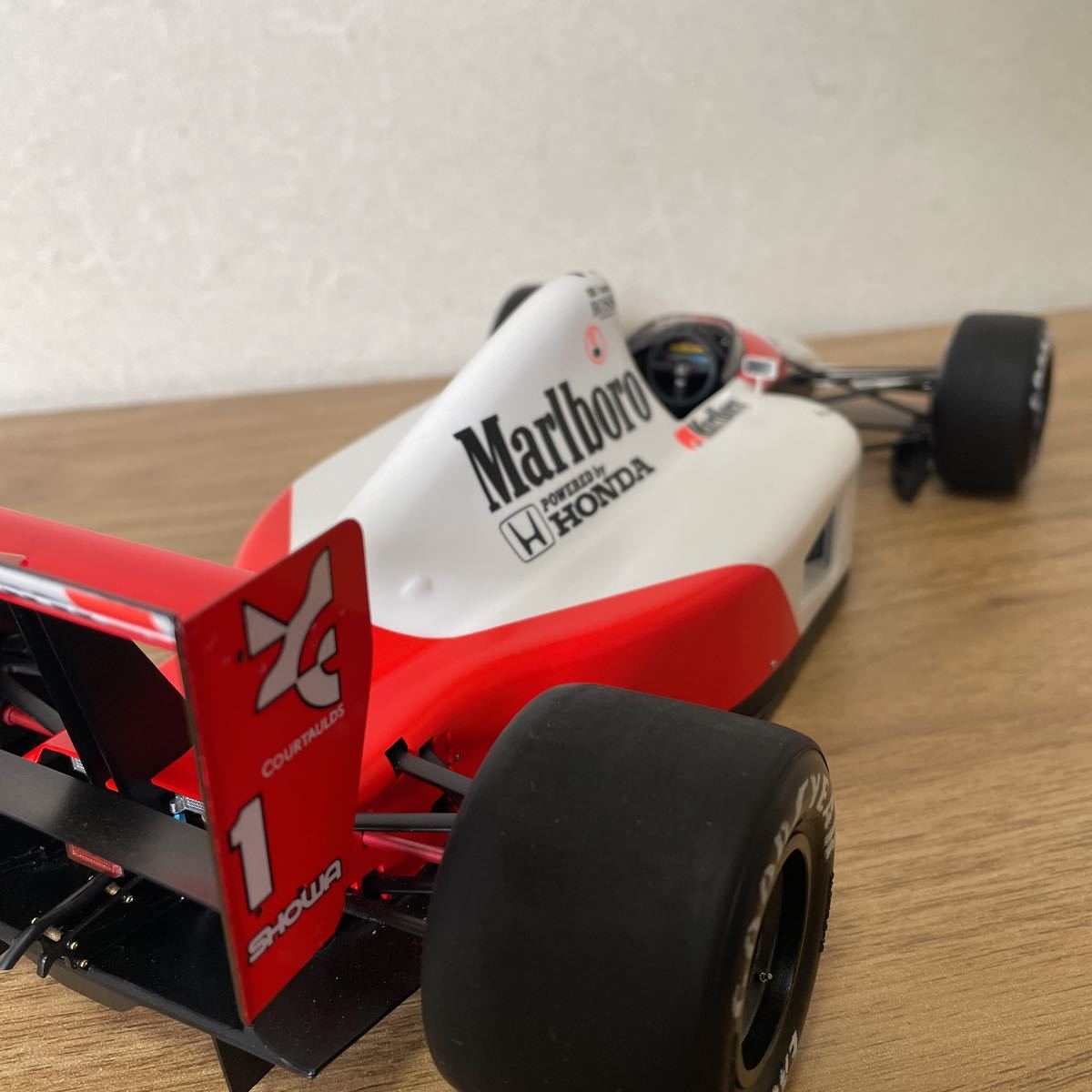 タミヤ 1/12マクラーレンMP4/6 完成品 タミヤ 1/12マクラーレンMP4/6 完成品