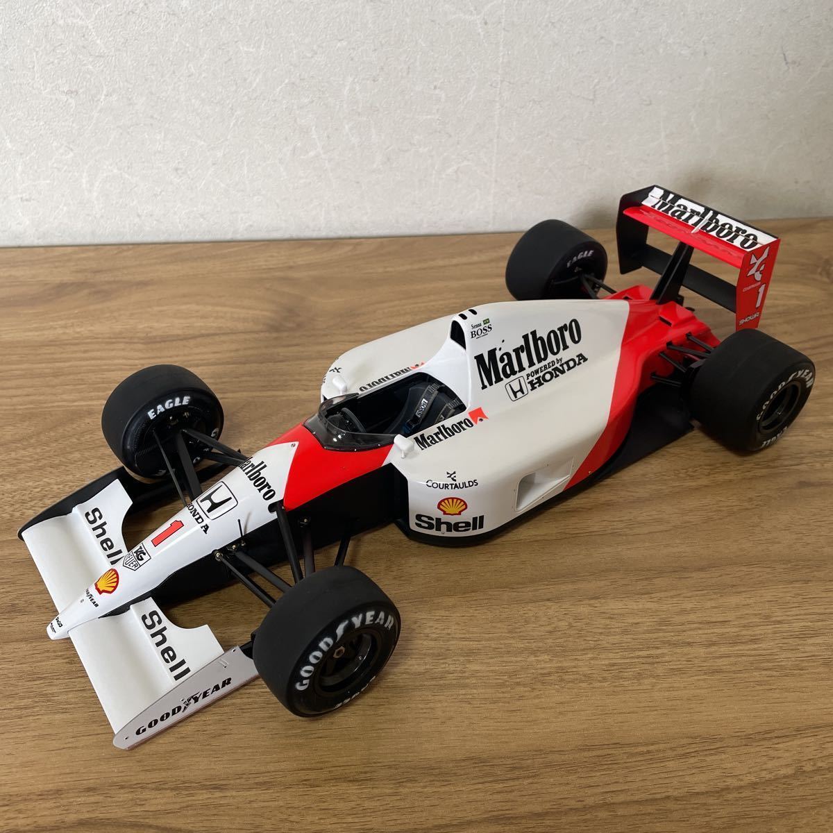 タミヤ 1/12マクラーレンMP4/6 完成品 タミヤ 1/12マクラーレンMP4/6 完成品