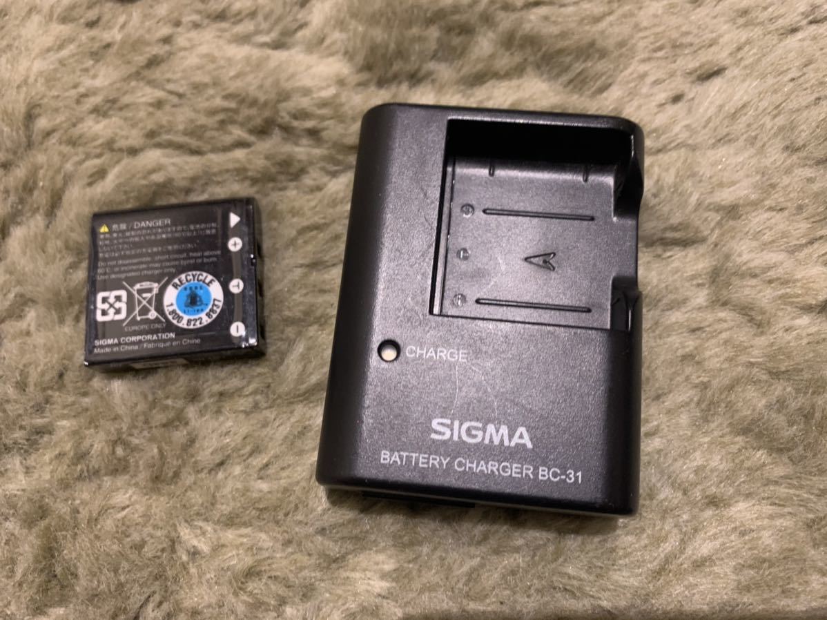 即決 即発送 SIGMA 純正 充電器 BC-31 充電池 BP-31 1個付 現状 即決 即発送 SIGMA 純正 充電器 BC-31 充電池 BP-31 1個付 現状