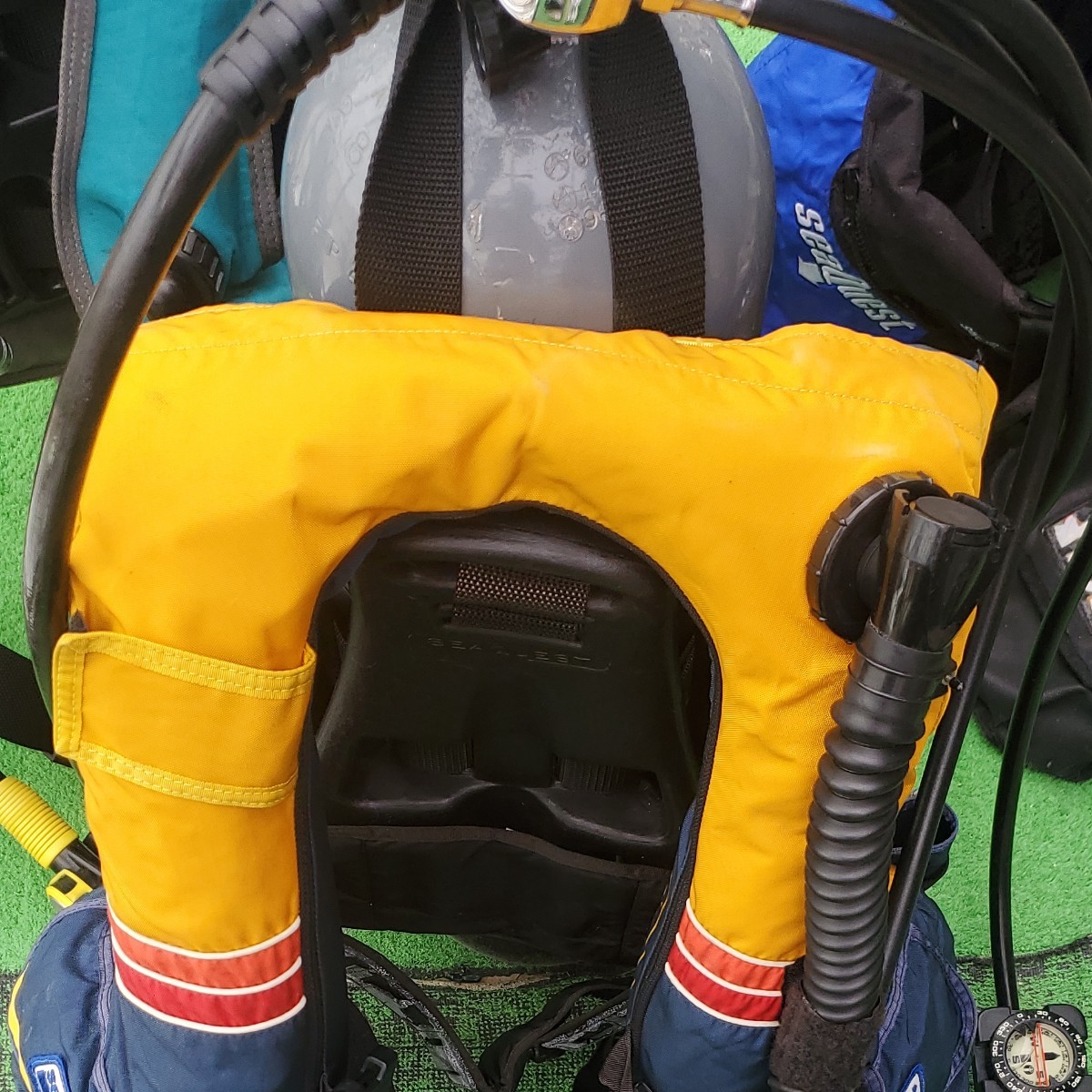 (211A) スキューバダイビング用 BCジャケットのみ 耐圧確認テスト済み エアー抜け微妙にあり  正常動作範囲内