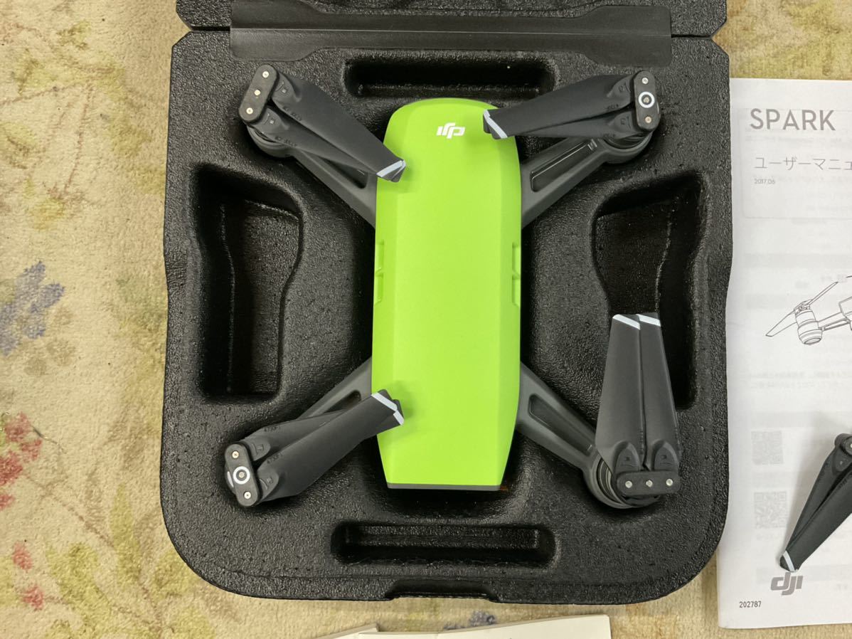 DJI スパーク グリーン ドローン 未使用品 電池チェック済み DJI スパーク グリーン ドローン 未使用品 電池チェック済み