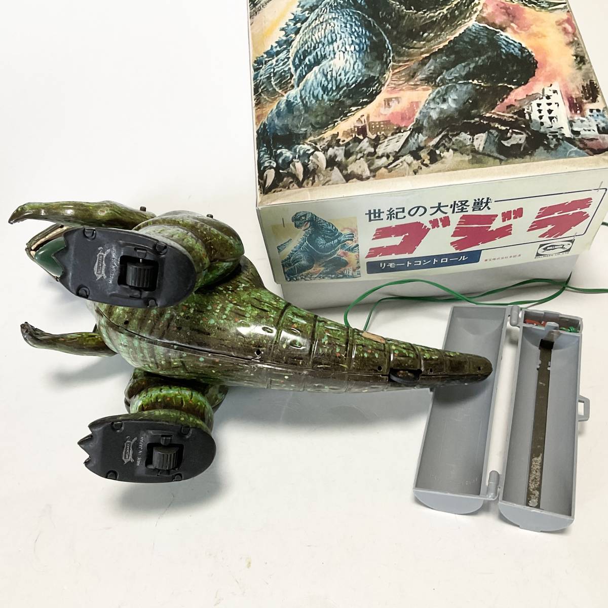 Yahoo!オークション - ゴジラ GODZILLA 煙吐く可動品 電動 Yahoo!オークション - ゴジラ GODZILLA 煙吐く可動品 電動