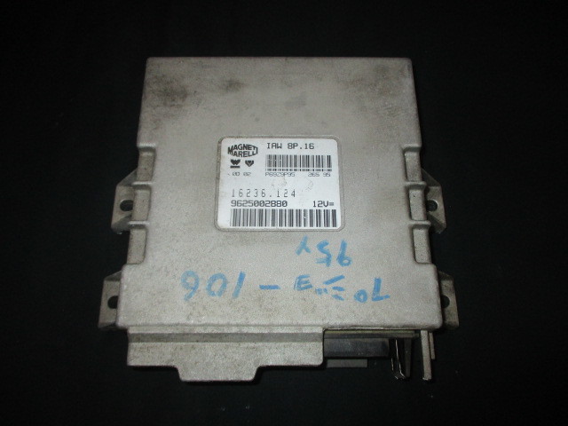 # Peugeot 106 engine computer - used IAW8P16 16236.124 9625002880 parts taking equipped ECU engine control unit module #