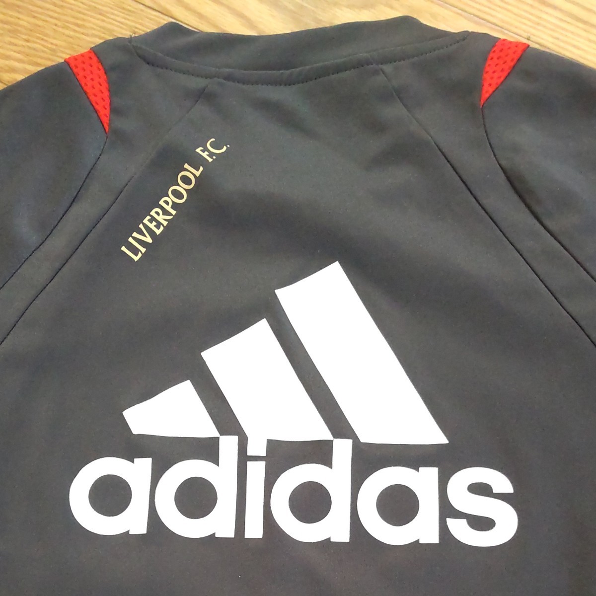 美品】リバプール アディダス adidas LIVERPOOL ユニフォーム 美品】リバプール アディダス adidas LIVERPOOL ユニフォーム