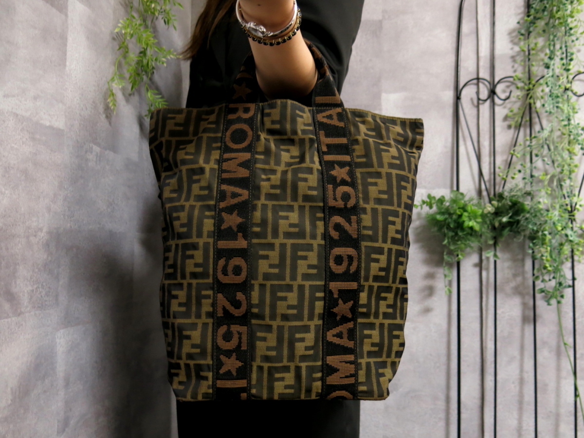 オープニング 大放出セール 《美品》FENDI フェンディ トートバッグ