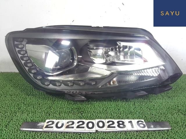 VW ゴルフトゥーラン DBA-1TCAV 右ヘッドランプ 右ヘッドライト HID