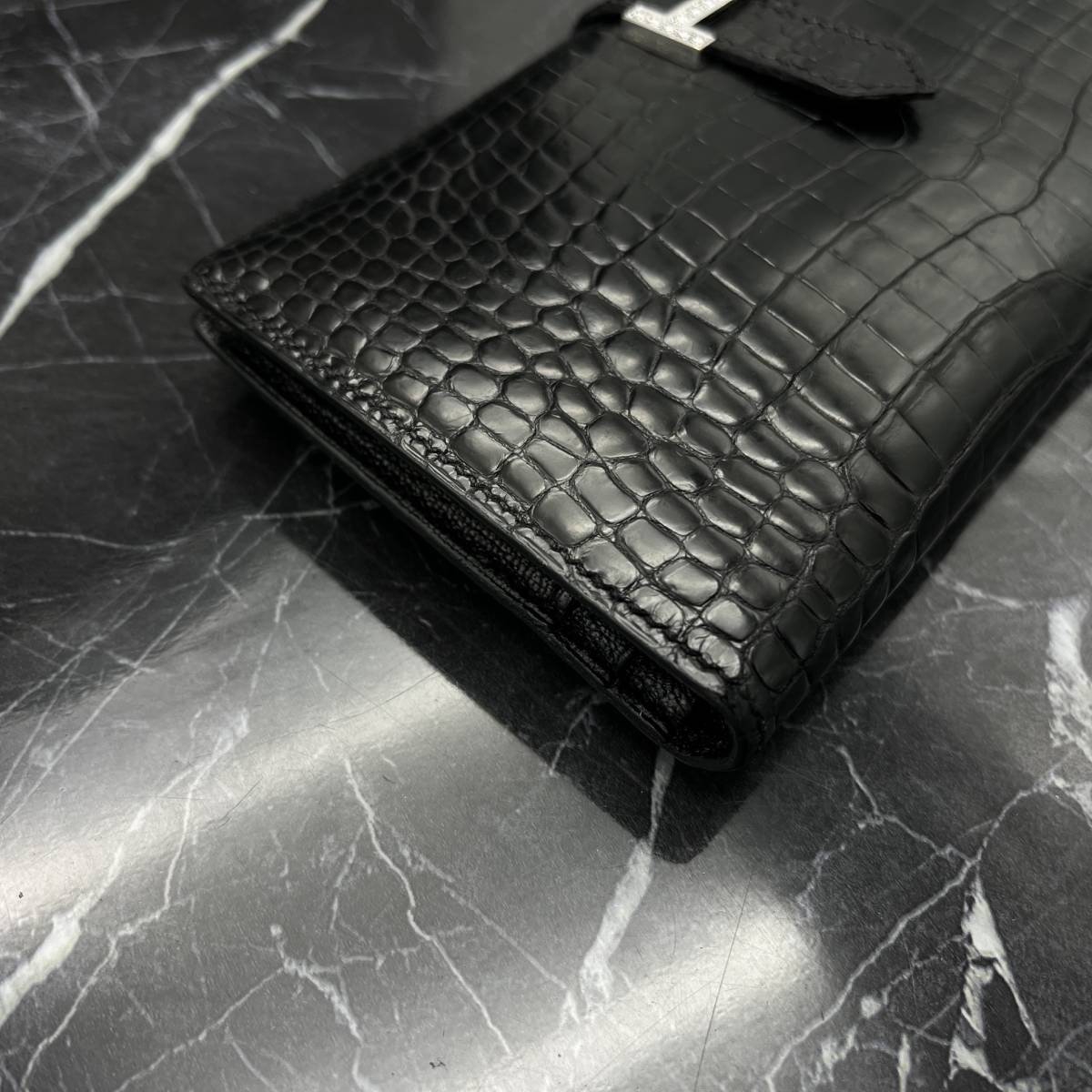 定価262万!! エルメス F刻印 K18WG 16P ダイヤモンド ベアン 定価262万!! エルメス F刻印 K18WG 16P ダイヤモンド ベアン