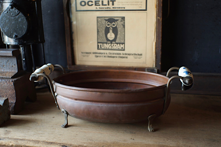 アイルランド製 猫足の銅容器 水瓶 睡蓮鉢