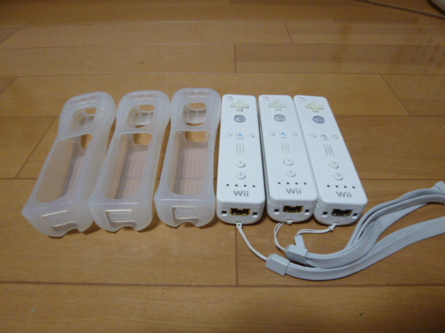 RSJ033【送料無料 即日配送 動作確認済】Wii リモコン ストラップ　ジャケット　3個セット ホワイト　白　セット　リモコンカバー