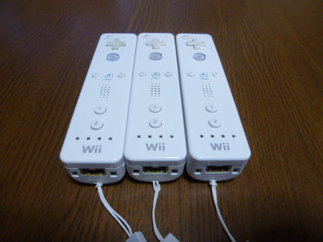 RSJ064【送料無料 即日配送 動作確認済】Wii リモコン ストラップ　ジャケット　3個セット ホワイト　白　セット　リモコンカバー