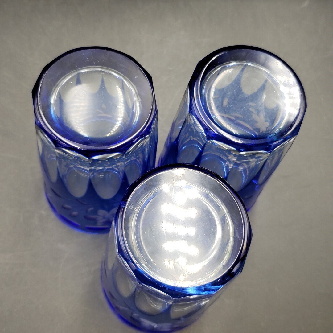 切子 グラス 3客 高さ約10cm 酒器 コップ カップ 茶器 冷茶 冷酒 おもてなし 来客用 切子ガラス ガラス工芸 ブルー 青 かわいい[60s472]_画像4