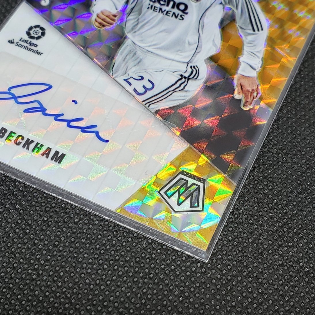 David Beckham 2020-21 Panini Gold Mosaic Prizm Soccer AUTO David Beckham 2020-21 Panini Gold Mosaic Prizm Soccer AUTO