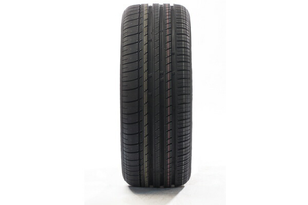 2022年製 新品 激安 2本セット バルブ付き 245/40R20 2本総額17,970円 トライアングル(TRIANGLE) Sportex TH201 3