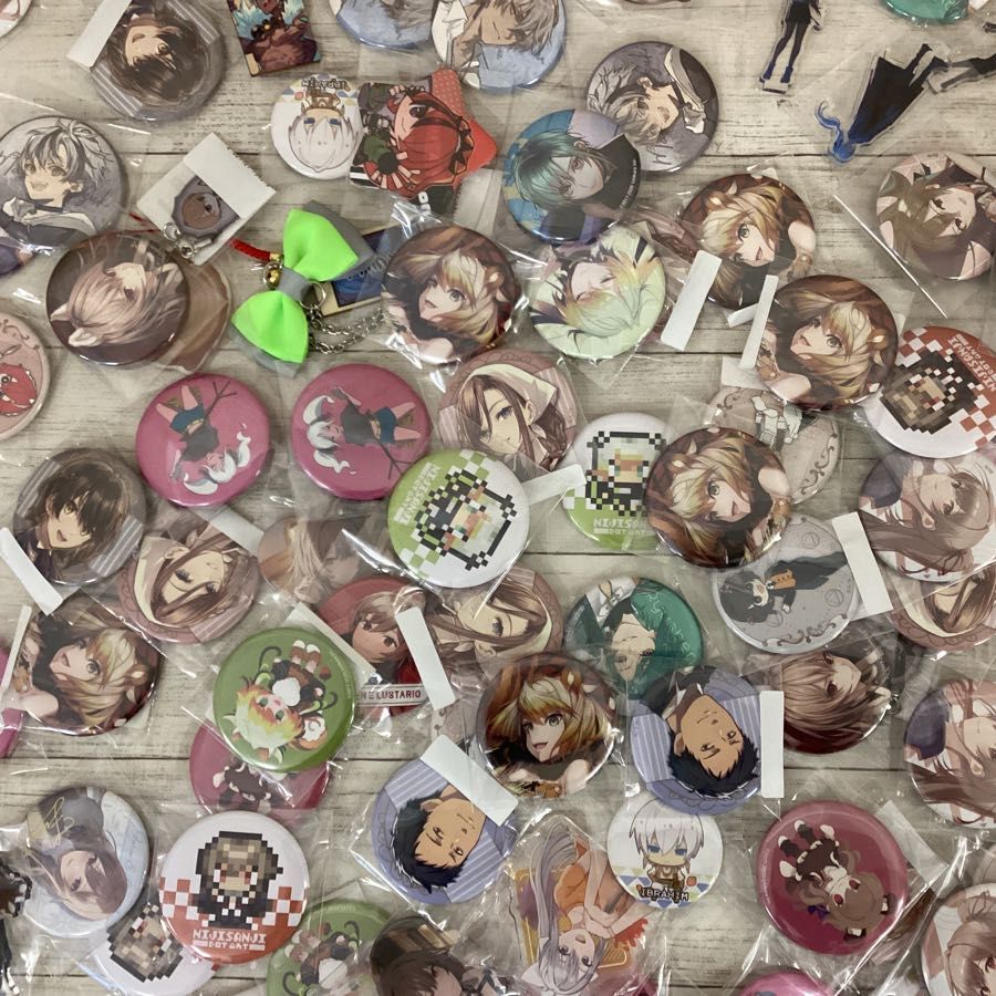 現状】 VTuber にじさんじ グッズ まとめ売り 缶バッジ アクリル