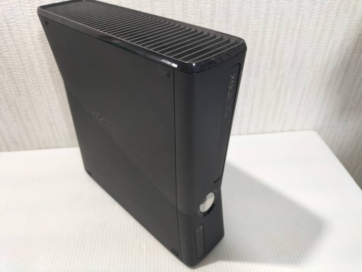 Xbox 360 4GB ゲーム可能　箱説付き_画像3