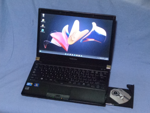美品/持ち歩きに最適/爆速新品SSD仕様Windows11&office/Core i5-560M