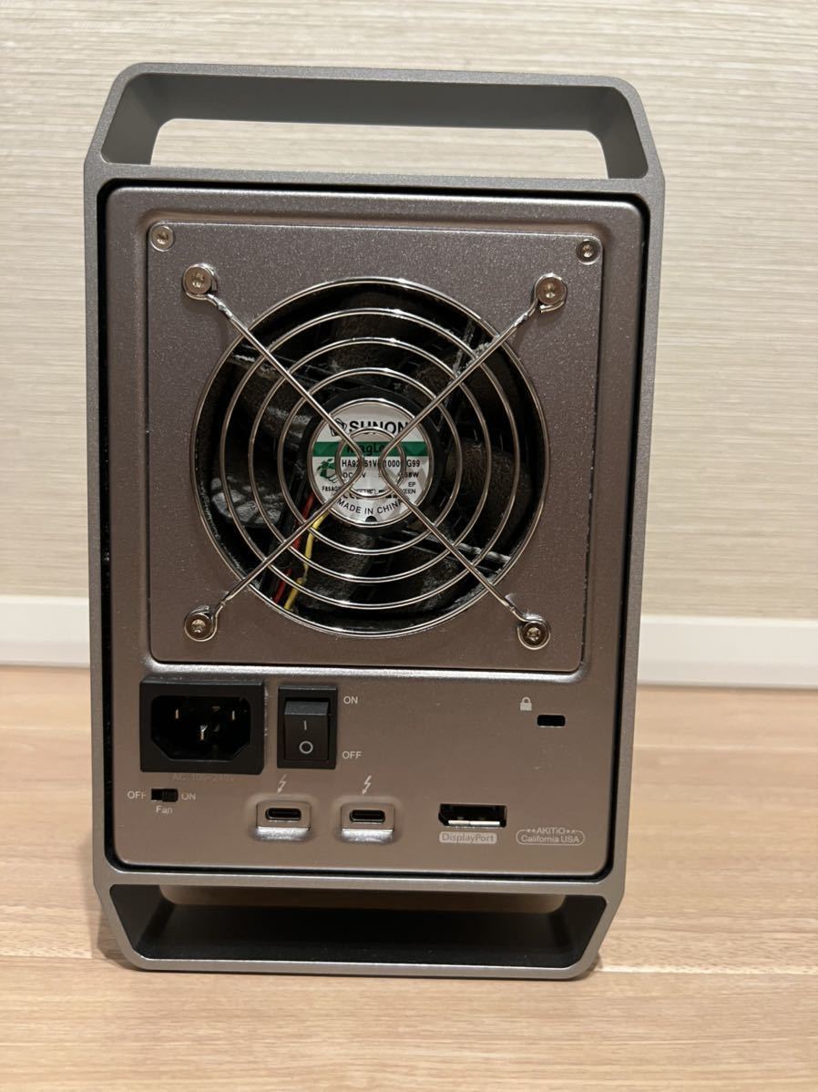 AKiTiO Thunder3 Quad X / Thunderbolt3 RAID 3