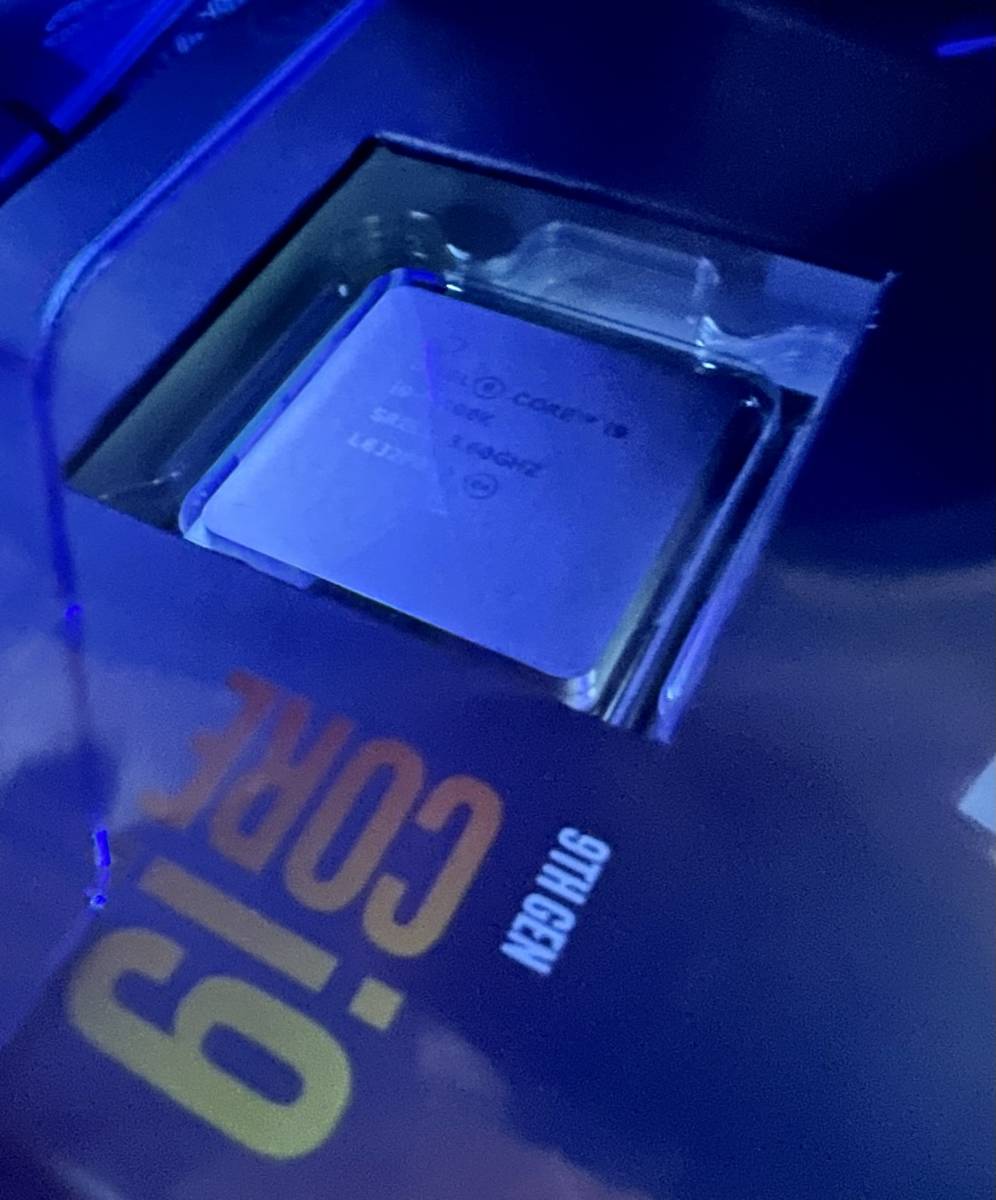 [美品] Intel Core I9-9900K パッケージ品 おまけマザーボードASUS Z390M-Pro Gaming(MicroATX)+DDR4-2400 8GBx2_画像3