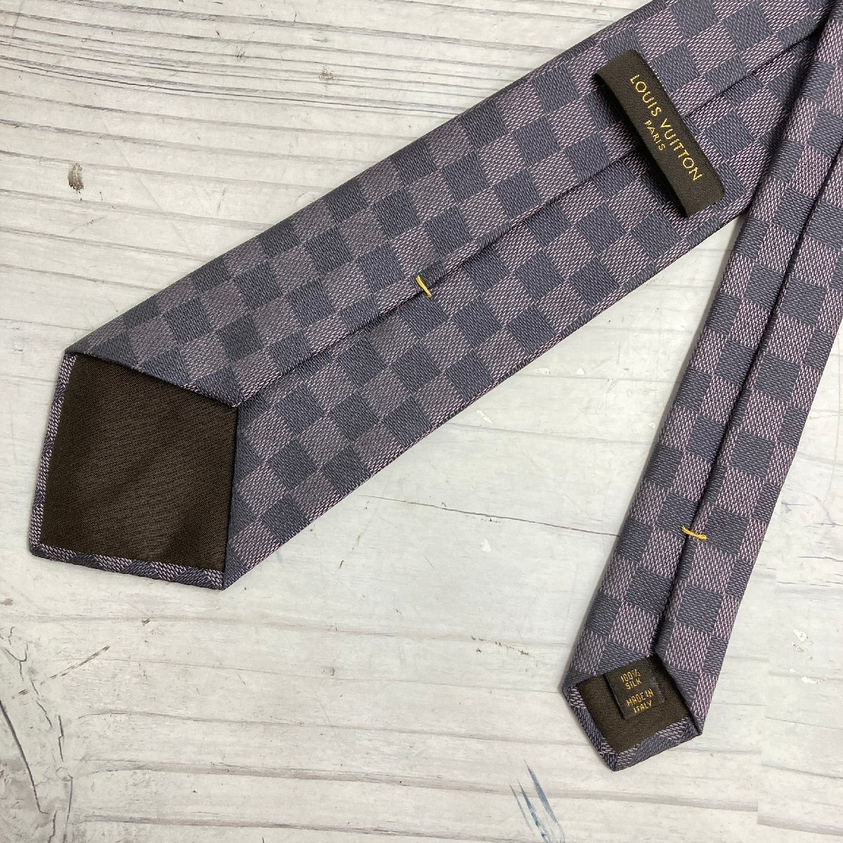 f001 A 11. LOUIS VUITTON ルイヴィトン 総柄 ダミエ柄 ネクタイ