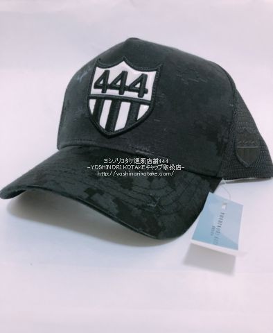 □ヨシノリコタケ×バーニーズのデジタルカモフラのキャップ(黒
