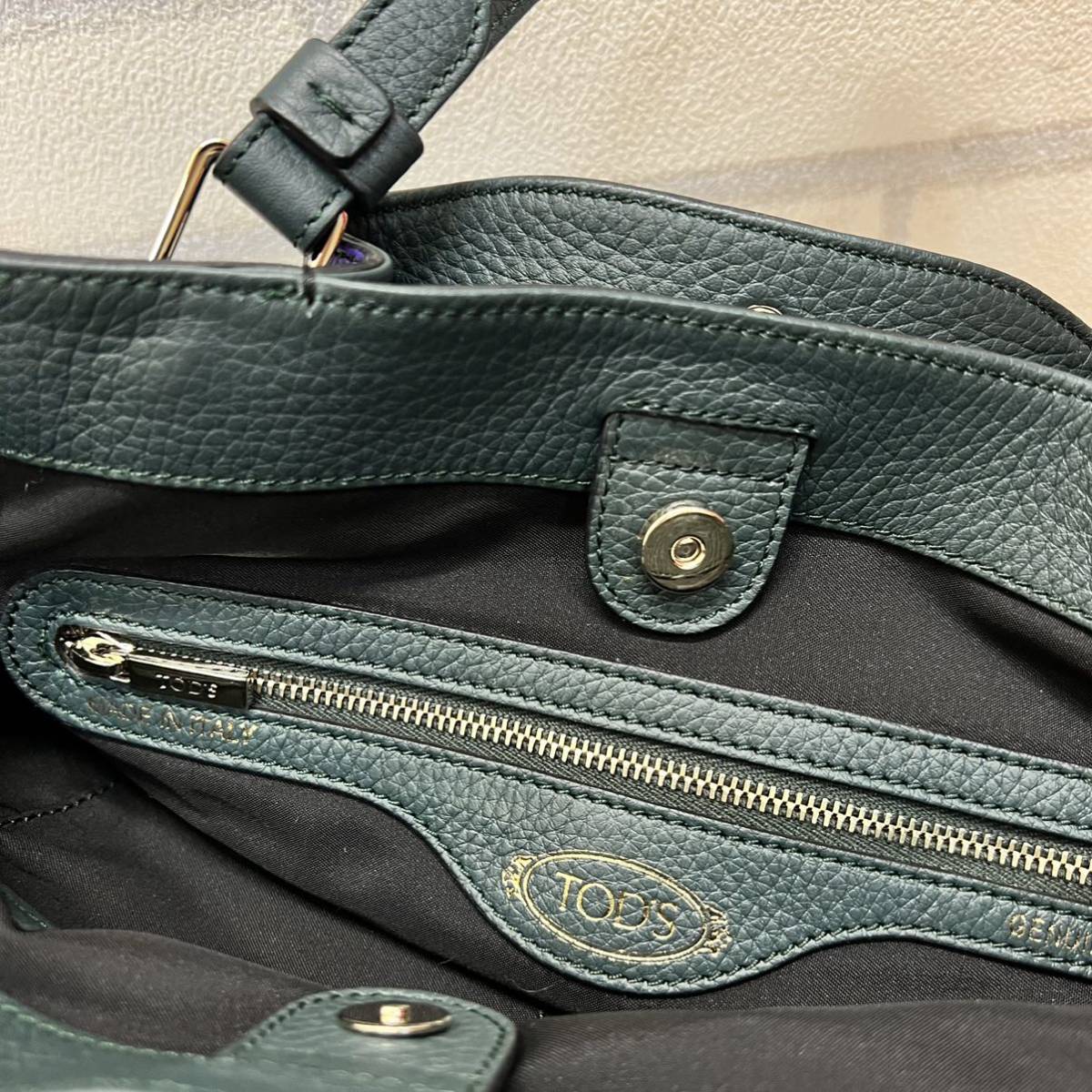 極美品 1回のみ使用 イタリア製 トッズ ハンドバッグ ショルダー
