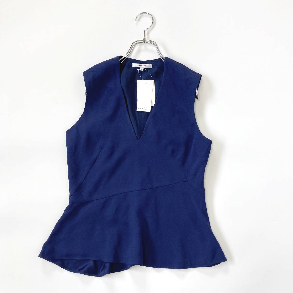 新作 【即決】新品タグ付き CARVEN カルヴェン Vネックノースリーブ