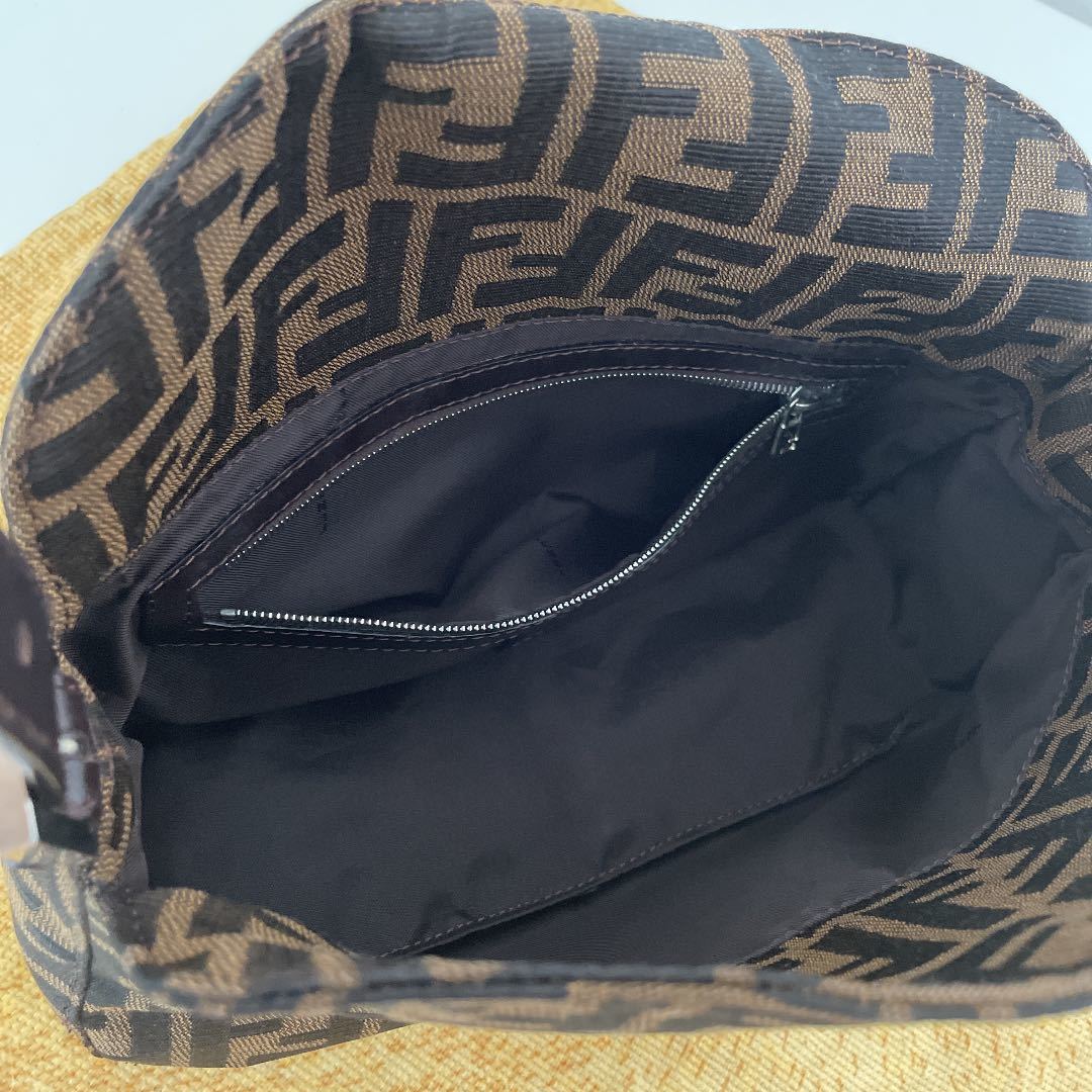 送料無料】希少☆美品☆FENDI フェンディ ズッカ柄 ショルダーバッグ