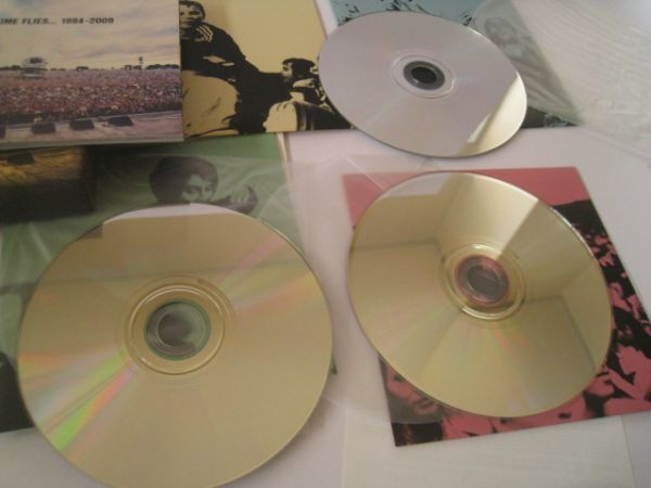 17N6.16+22 DVD欠品　初回限生産限定盤 3CD オアシス タイム・フライズ...1994-2009 OASIS TIME FLIES 帯付 国内盤_画像3