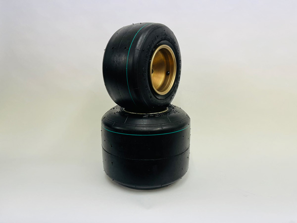 新品】ユニリー UNILLI タイヤ 4.5/7.1 1set MAXノービス 新品】ユニリー UNILLI タイヤ 4.5/7.1 1set MAXノービス