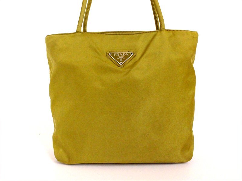美品☆PRADA【プラダ】トートバッグ☆黄緑☆ナイロン☆テスート 美品☆PRADA【プラダ】トートバッグ☆黄緑☆ナイロン☆テスート
