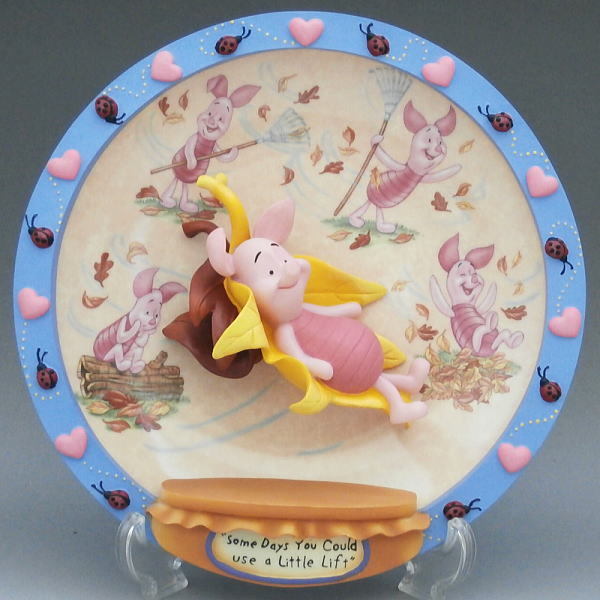  Disney Piglet figure plate Bradford Exchange 2002 year individual number entering [Some Days You Could Use a Little Lift]