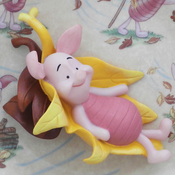  Disney Piglet figure plate Bradford Exchange 2002 year individual number entering [Some Days You Could Use a Little Lift]