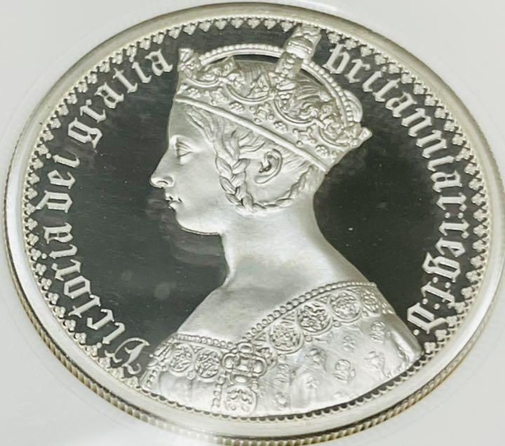 38％割引逆輸入 英国 エリザベス2世 ゴシッククラウン 銀貨 2オンス PF 70 UC FR 旧貨幣/金貨/銀貨/記念硬貨 コレクション