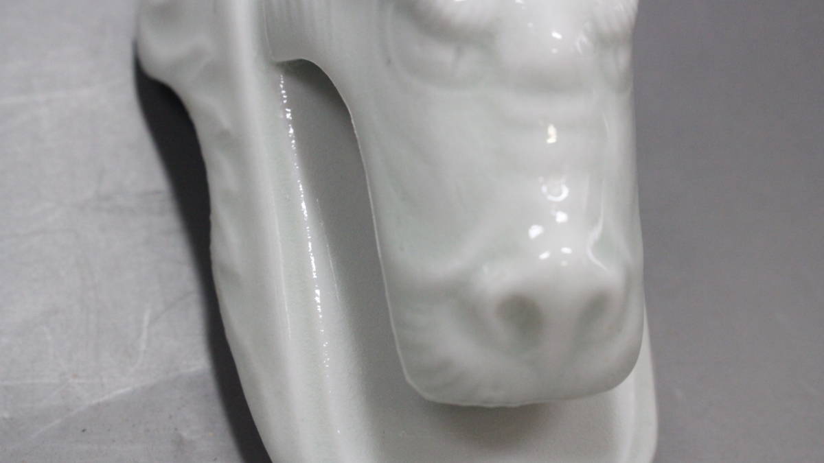 文明館】陶磁器 意匠 虎 獅子 取手 (約125g) 取り付け 時代物 よ27 ราย