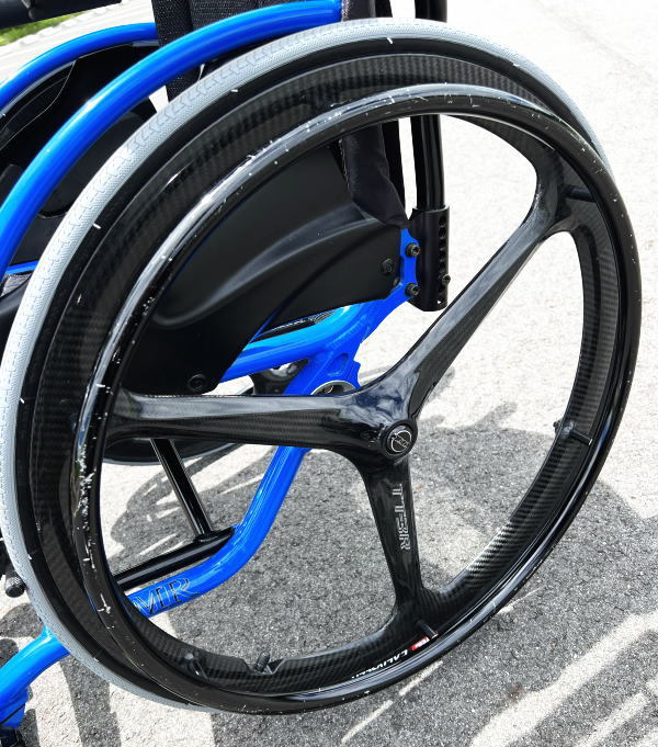 □ OXエンジニアリング 車椅子 車いす 自走式 MR / カーボン □ OXエンジニアリング 車椅子 車いす 自走式 MR / カーボン